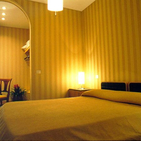 Lemon Garden Hotell Rom Exteriör bild