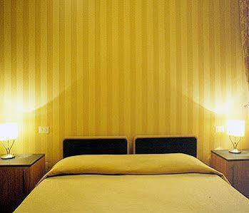 Lemon Garden Hotell Rom Exteriör bild