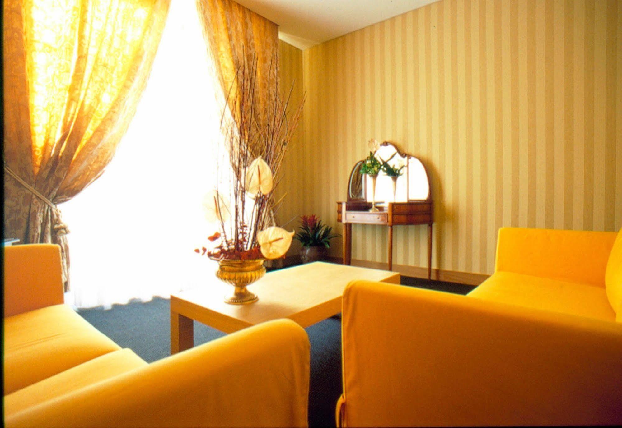 Lemon Garden Hotell Rom Exteriör bild