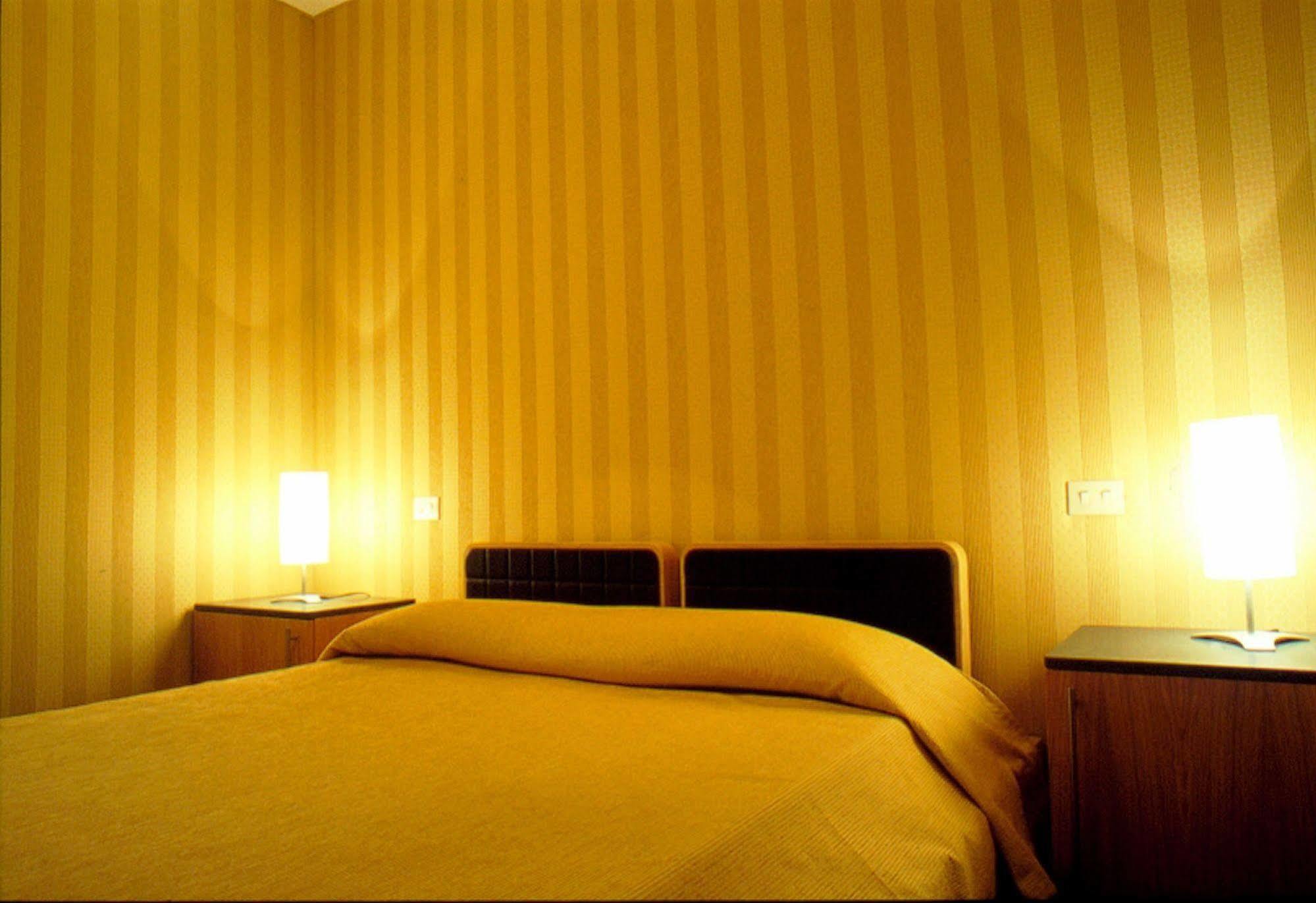 Lemon Garden Hotell Rom Exteriör bild