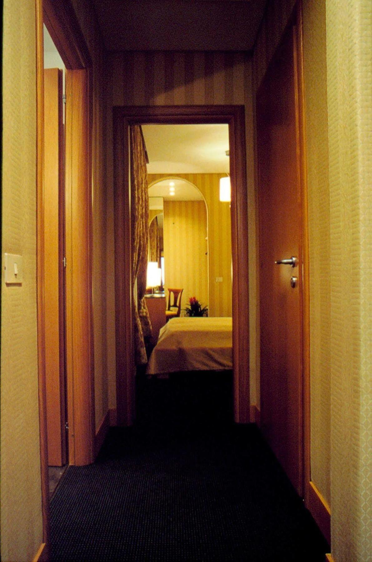 Lemon Garden Hotell Rom Exteriör bild